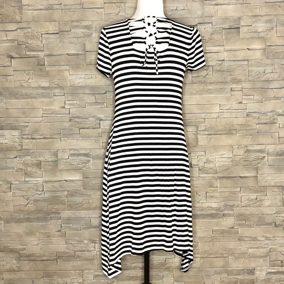 Black and white striped dress - Picture 4 of 5
